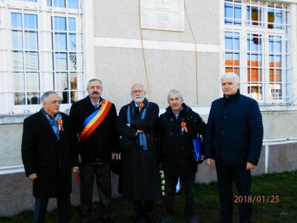 De Centenar: La Mădăras a fost dezvelită o placă din marmură cu numele delegaţilor la Marea Unire (FOTO)
