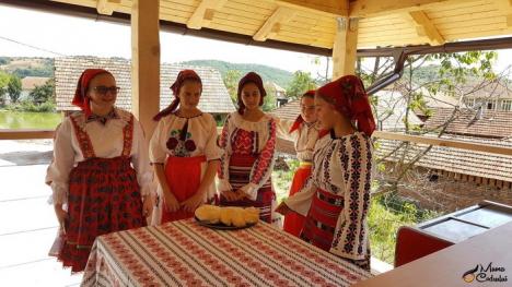 Cooperativă de Coleşti: Sătenii din micuţul sat de lângă Vaşcău au un centru de procesare a produselor din bătătură (FOTO)