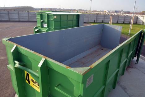 Aruncaţi aici! RER Ecologic Service a deschis primul centru de colectare gratuită a deşeurilor (FOTO)