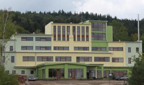 Focar de Covid într-un aşezământ social din Bihor: 75 de persoane infectate într-un centru rezidenţial din Şuncuiuş