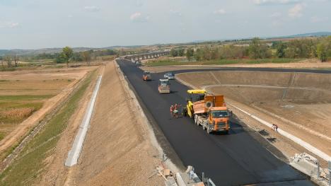 Centura Beiuș, cea mai complexă lucrare de infrastructură a CJ Bihor, a depășit 90% stadiu de execuție și va fi deschisă luna viitoare (FOTO)