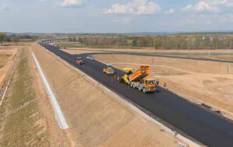 Centura Beiuș, cea mai complexă lucrare de infrastructură a CJ Bihor, a depășit 90% stadiu de execuție și va fi deschisă luna viitoare (FOTO)