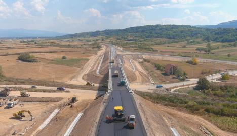 Centura Beiuș, cea mai complexă lucrare de infrastructură a CJ Bihor, a depășit 90% stadiu de execuție și va fi deschisă luna viitoare (FOTO)