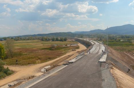 Centura Beiuș, cea mai complexă lucrare de infrastructură a CJ Bihor, a depășit 90% stadiu de execuție și va fi deschisă luna viitoare (FOTO)