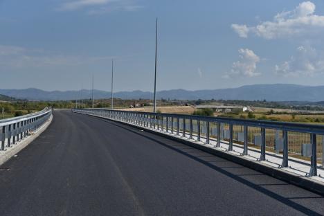 Centura Beiuș, cea mai complexă lucrare de infrastructură a CJ Bihor, a depășit 90% stadiu de execuție și va fi deschisă luna viitoare (FOTO)