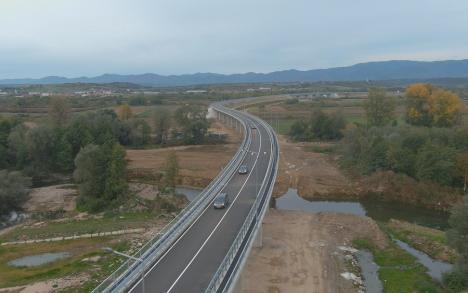 Se circulă pe centura Beiuș. Imagini aeriene cu șoseaua care ocolește municipiul (FOTO/VIDEO)