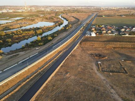 Primul strat de asfalt și pe centura Sântandrei. Bolojan: în primăvară va fi deschisă circulației (FOTO)