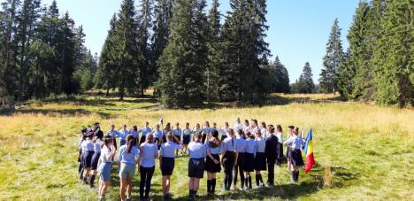 Cercetaşul creştin: Orădeanul Valeriu Domuţa îi învaţă pe tineri că e „cool” să fie creştini şi să respecte natura (FOTO)
