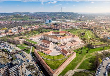 O nouă expoziție la muzeul orașului: 'Locuri ale memoriei: Lagărul din Cetatea Oradea'