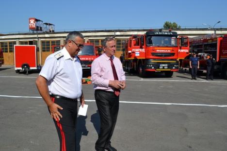 ISU continuă să se doteze din bani europeni: Încă două autospeciale vor ajunge la pompierii orădeni (FOTO)