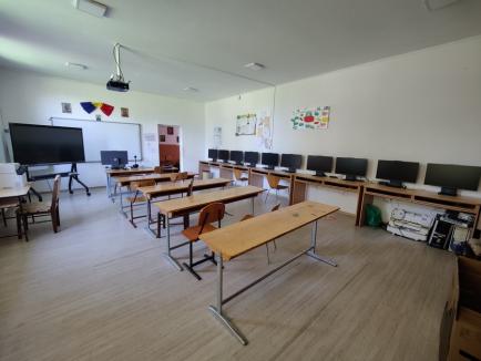 Educație digitală: O firmă din Oradea digitalizează sute de școli din România (FOTO/VIDEO)