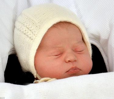 Mica Prinţesă a Angliei va purta numele Charlotte Elizabeth Diana