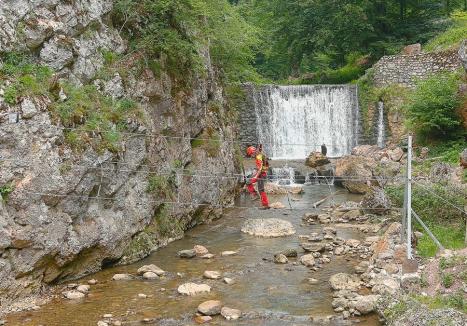 A fost inaugurat cel mai lung traseu de Via Ferrata din Bihor: „Poți fi vizitat de acvile” (FOTO/VIDEO)