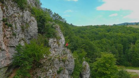 A fost inaugurat cel mai lung traseu de Via Ferrata din Bihor: „Poți fi vizitat de acvile” (FOTO/VIDEO)