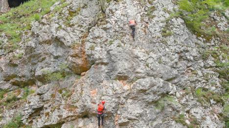 A fost inaugurat cel mai lung traseu de Via Ferrata din Bihor: „Poți fi vizitat de acvile” (FOTO/VIDEO)