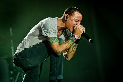 Şoc în lumea muzicii. Solistul trupei Linkin Park s-a sinucis!