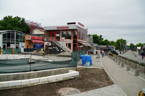 Au început demolările chioșcurilor din Băile Felix! În centrul stațiunii va fi amenajată o piaţetă (FOTO/VIDEO)