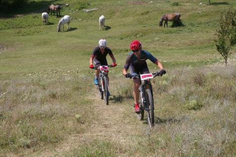 Aproape 200 de participanţi la ediţia din acest an a concursului de ciclism montan din Bihor, 'Crater Maraton' (FOTO)