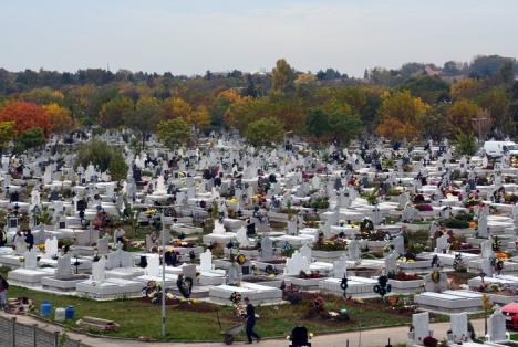 Pregătiri pentru Ziua Morţilor. OTL suplimentează cursele spre Cimitirul Municipal