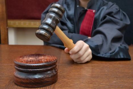Tribunalul Bihor: Poate începe judecarea lui Bungău, Chipea şi a soţilor Dindelegan