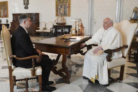 Marcel Ciolacu, primit de Papa Francisc la Vatican. Premierul i-a dus în dar produse românești (FOTO)