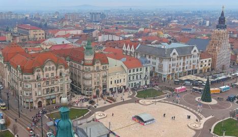 Au adus colindele în Oradea: Sute de elevi din Bihor au colindat prin centrul Oradiei (FOTO)