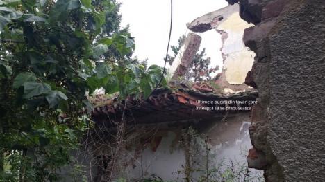 Ne enervează: O clădire în ruină din curtea ITM pune în pericol elevii din campusul şcolar (FOTO)