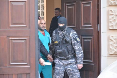 Tribunalul Bihor: Alexandru Kopar, concubina lui şi alţi doi interlopi au fost arestaţi pentru 30 de zile (FOTO)