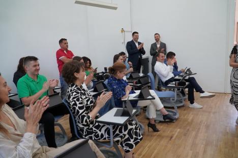 Cum arată viitorul în educaţie: Samsung a inaugurat o sală complet smart la Colegiul Emanuil Gojdu din Oradea (FOTO/VIDEO)