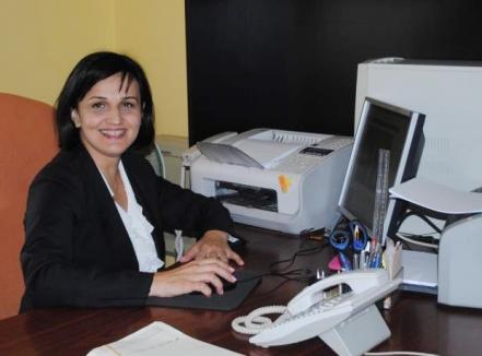 Serviciu contra (şef) serviciu: Fosta secretară a lui Bolojan conduce Serviciul Locuinţe al municipalităţii