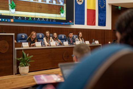„Parlamentul elevilor” s-a reunit la Oradea: Adunarea generală a Consiliului Național al Elevilor, găzduită de Universitate