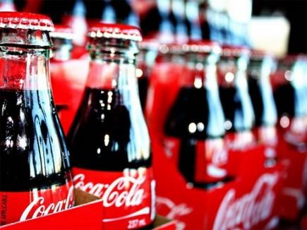 Contabila şefă a sucursalei Coca Cola Bihor, reţinută pentru delapidare de aproape 1,3 milioane lei 