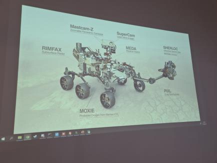 Şase elevi din Oradea au câştigat locul I la concursul Agenţiei Spaţiale Române, cu un robot asemănător unuia care a ajuns pe Marte (FOTO / VIDEO)
