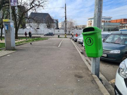 Reguli... de stradă: Obligați să colecteze separat deșeurile în casele lor, orădenii sunt „scutiți” în zonele publice din oraș (FOTO)