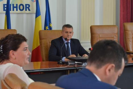 Gata cu transparenţa! Ioan Mihaiu nu mai vrea întrebări din partea presei în timpul ședințelor Colegiului prefectural (FOTO)