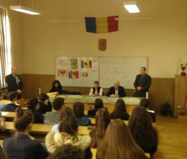 Elevii de la Gojdu au sărbătorit Ziua Naţională cu un concurs de istorie şi o conferinţă despre Marea Unire (FOTO)