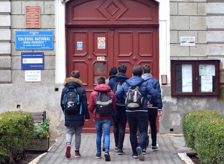 Colegiul Mihai Eminescu din Oradea își trimite elevii și profesorii la lecții în străinătate