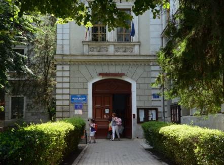 AIO închiriază spaţii în incinta Colegiului Mihai Eminescu