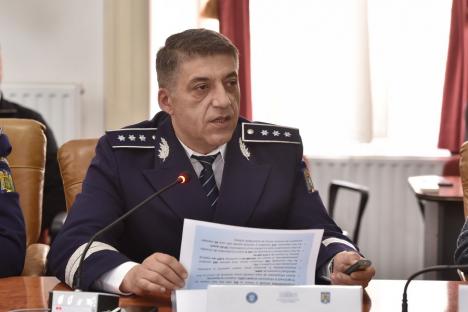 Prefectul Dumitru Ţiplea le cere poliţiştilor din Bihor să fie mai prezenţi în şcoli: 'A crescut traficul de droguri şi numărul copiilor hărţuiţi!'