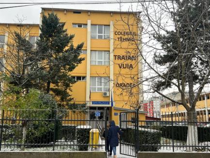 Caz șocant la o școală din Oradea: Pedagog înjunghiat de o elevă chiar în biroul unei directoare!