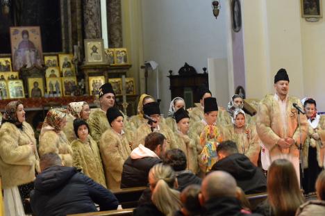 Rotary Club Oradea Insignis a dus colindele în comunitățile românești din Italia (FOTO)