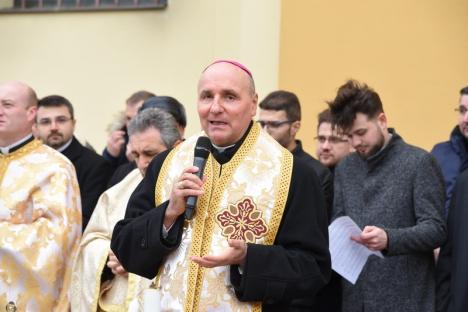 Parastasul lui Iuliu Maniu, oficiat de episcopul Virgil Bercea la Oradea: Între cei prezenți, și primarul Ilie Bolojan (FOTO / VIDEO)
