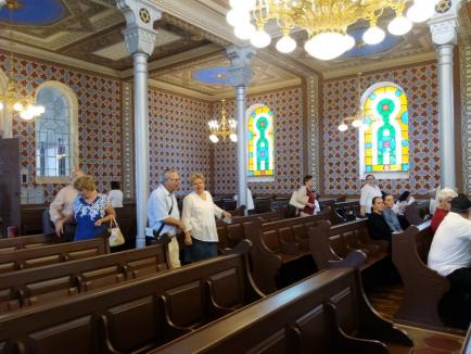 La 74 de ani de când trenurile morţii au plecat din Oradea spre Auschwitz, evreii deportaţi au fost comemoraţi la Sinagoga Ortodoxă (FOTO/VIDEO)