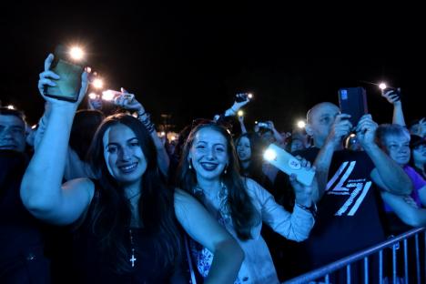 Rock în Băile Felix, în deschiderea festivalului Thermal Days. Cargo și fanii au cântat „Dacă ploaia s-ar opri...” (FOTO/VIDEO)