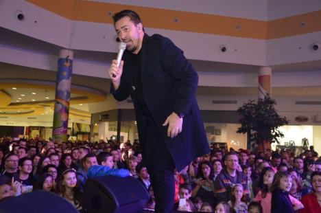 'Nebunie' la ERA Park: Brenciu şi orchestra lui au făcut show (FOTO / VIDEO)