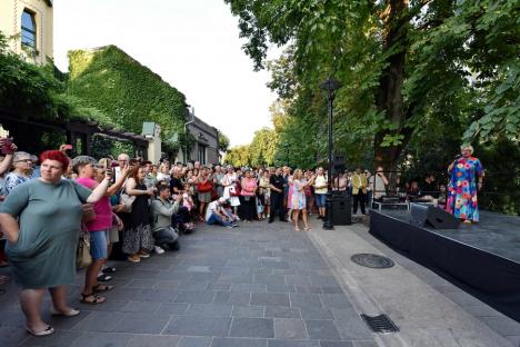 Mirabela Dauer a fermecat publicul orădean la concertul de lângă Casa Darvas - La Roche (FOTO/VIDEO)