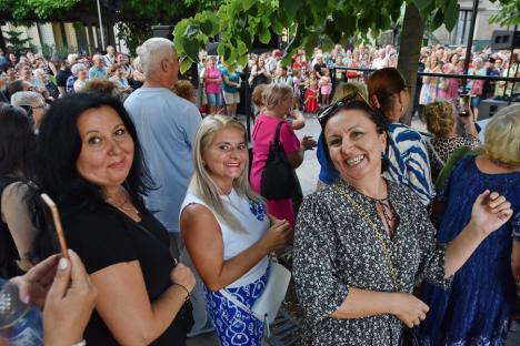 Mirabela Dauer a fermecat publicul orădean la concertul de lângă Casa Darvas - La Roche (FOTO/VIDEO)