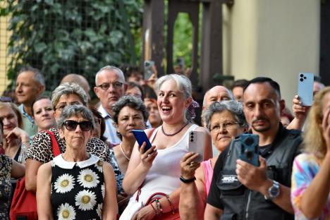 Mirabela Dauer a fermecat publicul orădean la concertul de lângă Casa Darvas - La Roche (FOTO/VIDEO)