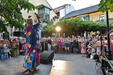 Mirabela Dauer a fermecat publicul orădean la concertul de lângă Casa Darvas - La Roche (FOTO/VIDEO)