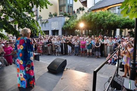 Mirabela Dauer a fermecat publicul orădean la concertul de lângă Casa Darvas - La Roche (FOTO/VIDEO)